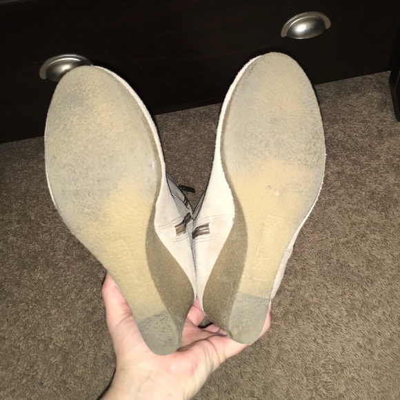 Kenneth Cole Reaction Taupe Suede Wedge Heel Boots - Picture 5 of 8